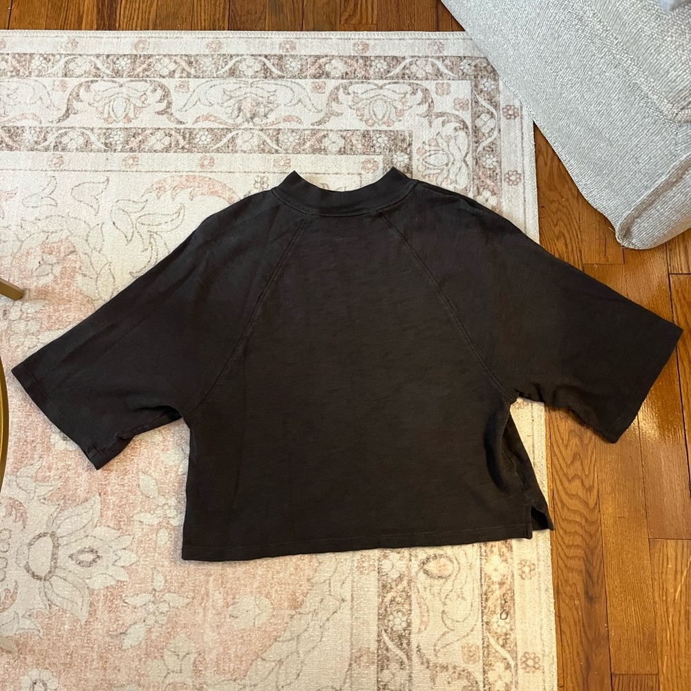 Universal Threads Gray Top - Picture 2 of 2